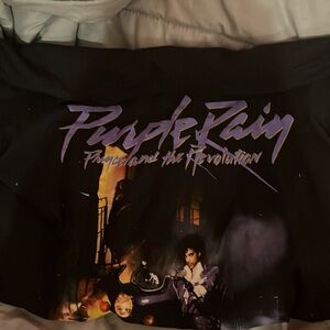 Graphic tee size L prince land the revolution basically new no wear or tears